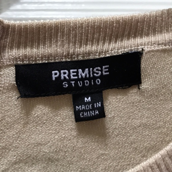 🛍️ Pretty beige lightweight sweater. - Picture 2 of 4
